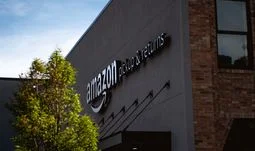 Amazon battles the banks in early 2020 Singapore hiring drive