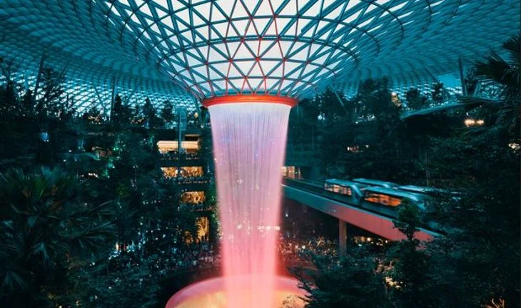 Singapore to welcome more expat bankers on S$360k salaries