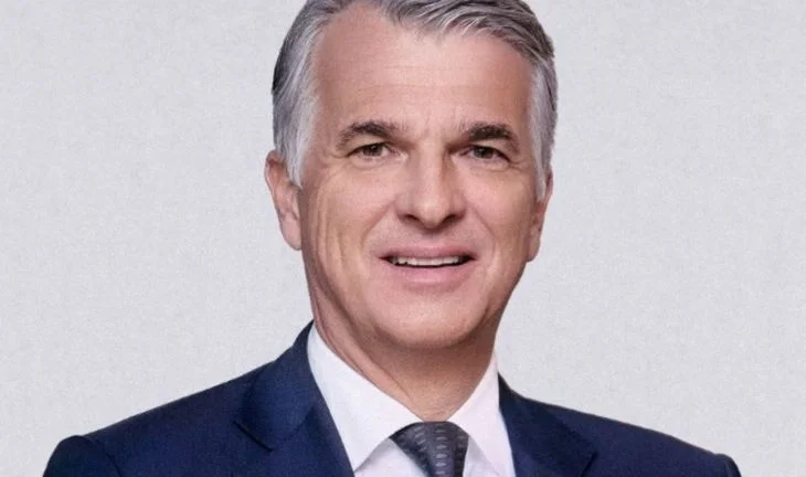 Morning Coffee: Harsh words from UBS as Credit Suisse layoffs expedited. Non-tragic choices after throwing in a finance career
