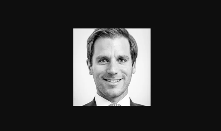 Fancy French boutique bank hires senior banker after six month break 