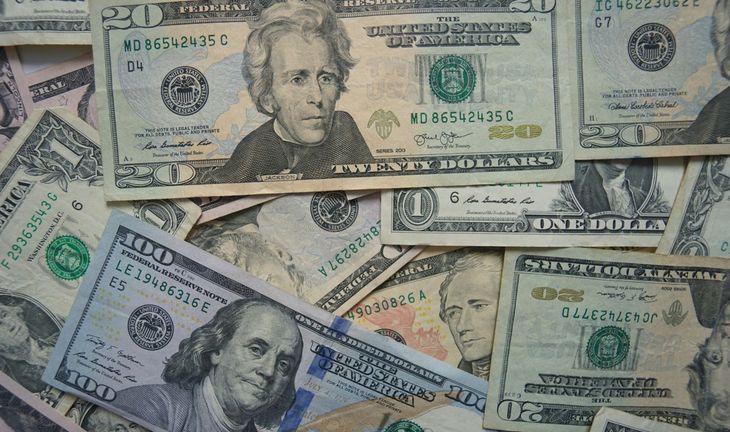 The 27-year-old banking VPs making $880k, and the rest