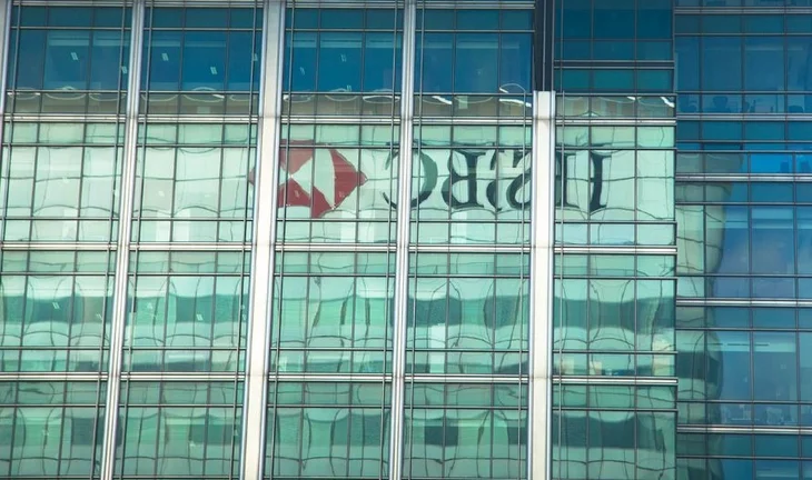 The head of HSBC's cross currency swaps desk left of his own volition