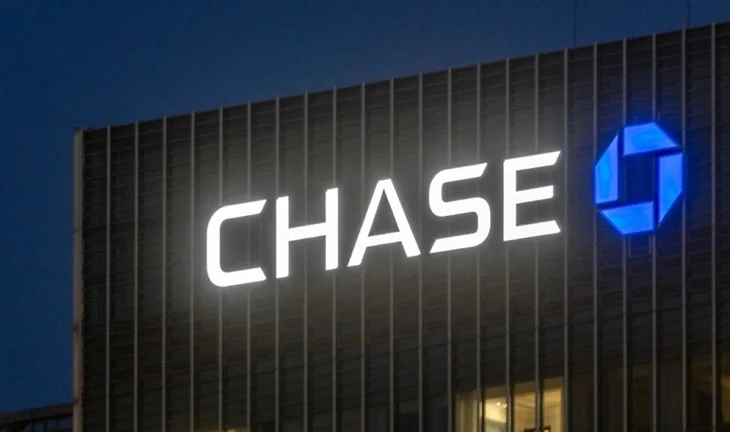Chase's potential hiring troubles accentuated by Starling Bank drama