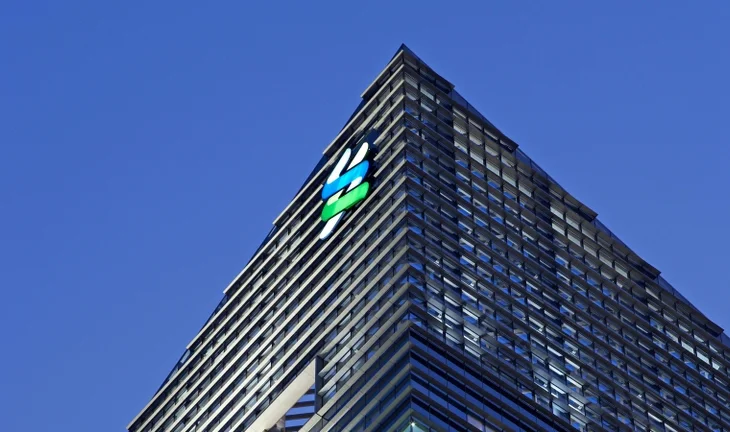 standard chartered logo