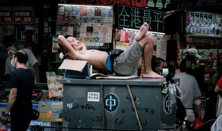Hong Kong’s junior bankers want to step back, not lie flat