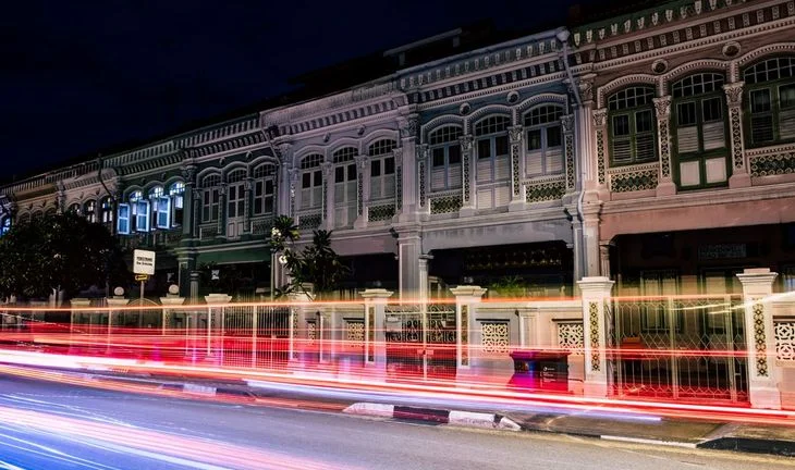 “Low profile” bank hiring in Singapore as job market heats up