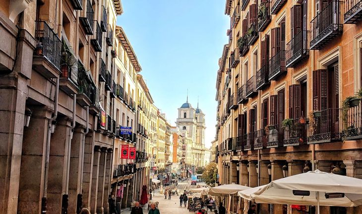 Top bankers can earn a lot in Madrid - but no one else does