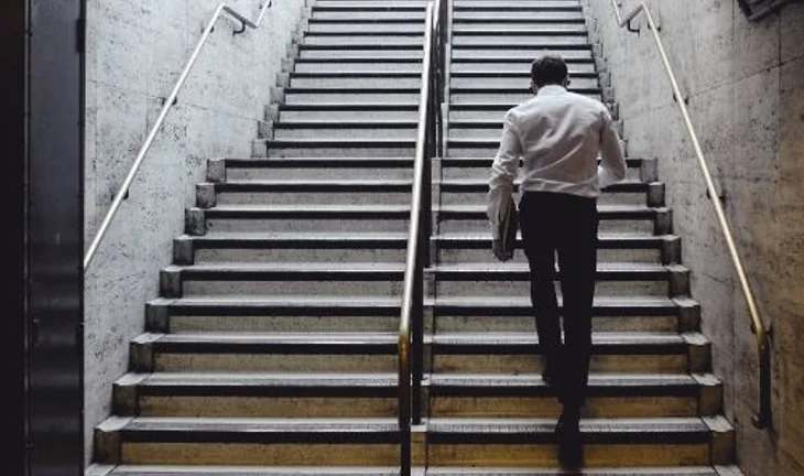 Rush to hire new junior investment bankers risks overheating already hot market