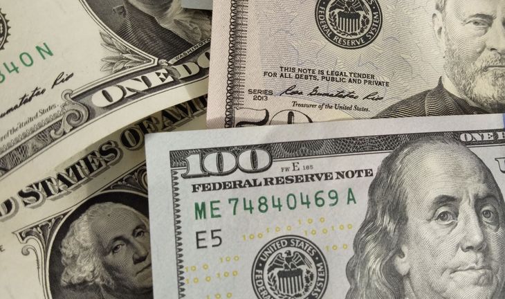 Average pay for bankers in New York? $471k. But 70% earn less than $250k
